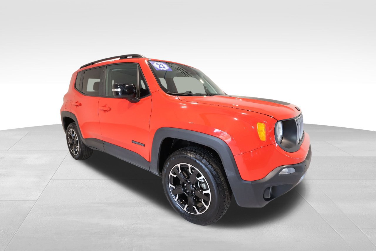 Used 2023 Jeep Renegade Latitude AWD/4WD image 6