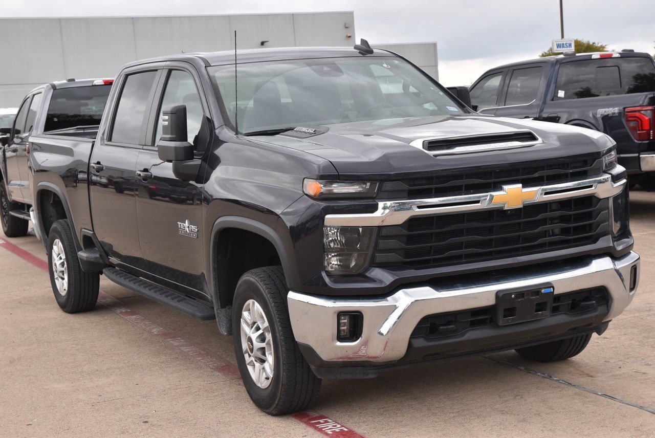 Used 2024 Chevrolet Silverado 2500 LT w/ Texas Edition RWD image 4
