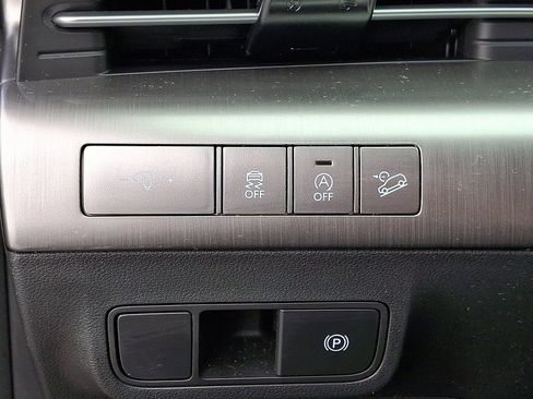 Certified 2025 Hyundai Kona SE image 26