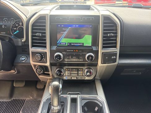 Used 2020 Ford F150 Lariat w/ Equipment Group 502A Luxury AWD/4WD image 24