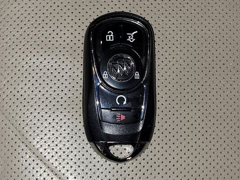 Used 2018 Buick Enclave Premium w/ Experience Buick Package FWD image 32