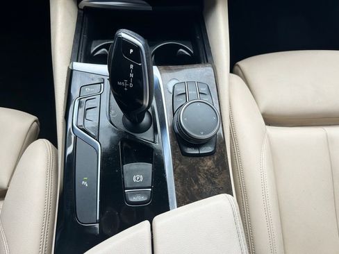 Used 2018 BMW 530i image 25