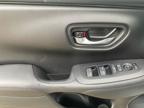 Certified 2026 Honda HR-V LX image 36