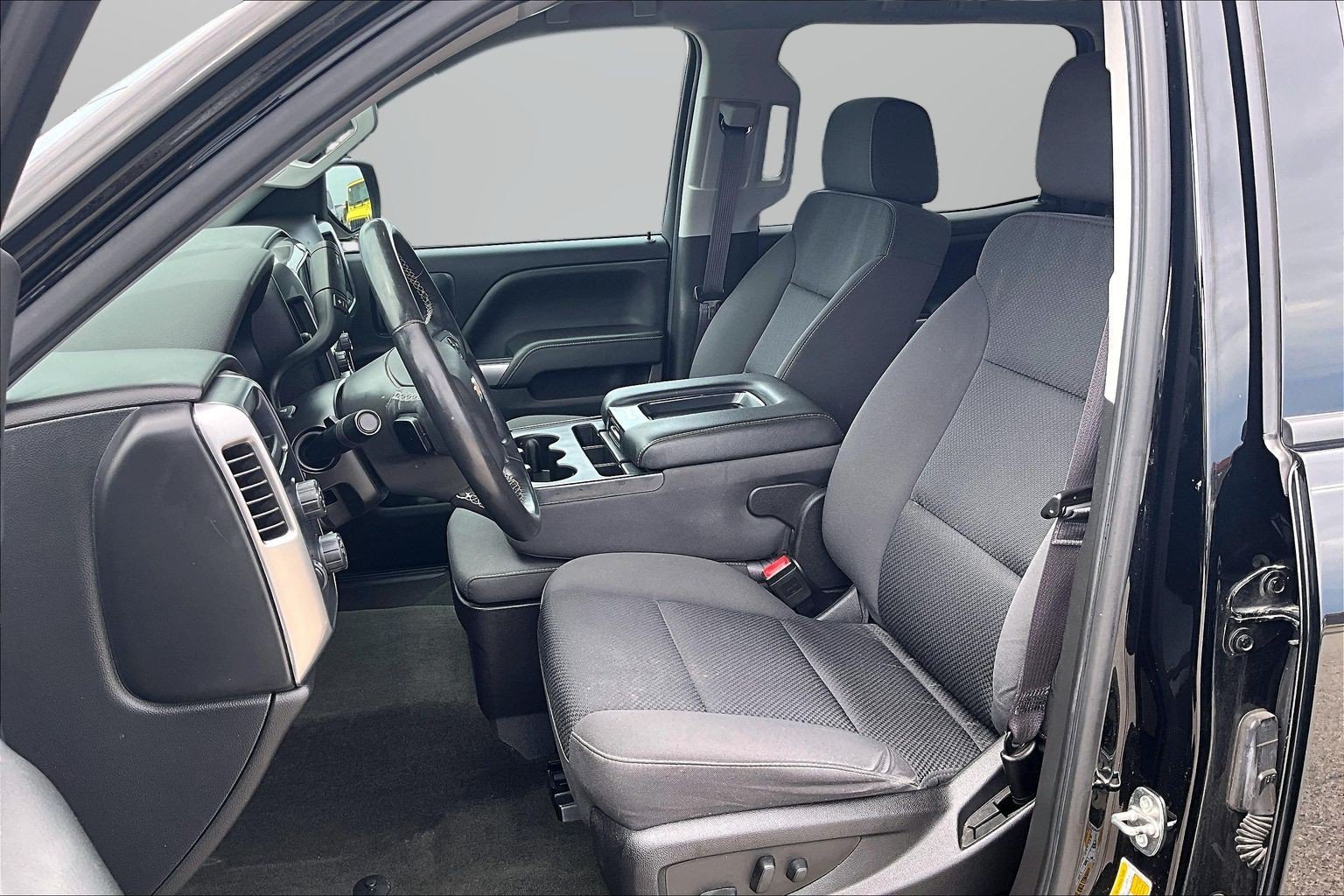 Used 2017 Chevrolet Silverado 1500 LT w/ LT Eassist Package AWD/4WD image 16