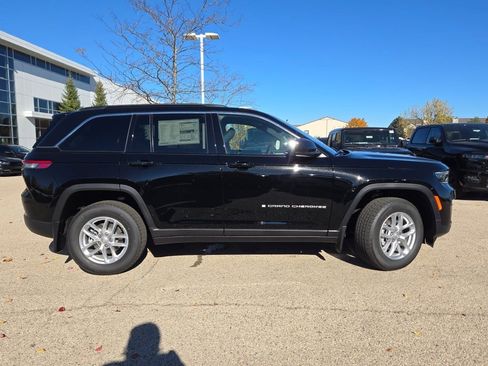 New 2025 Jeep Grand Cherokee Laredo X w/ Luxury Tech Group I image 6