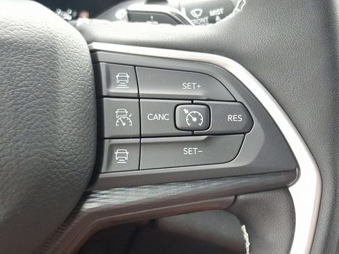 New 2025 Jeep Grand Cherokee L Altitude w/ Trailer Tow Package image 15