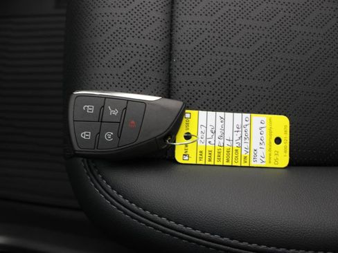 New 2027 Chevrolet Equinox LT w/ Convenience Package II FWD image 7