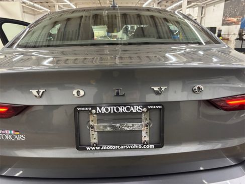 Used 2020 Volvo S60 T5 Momentum w/ Protection Package Premier image 31