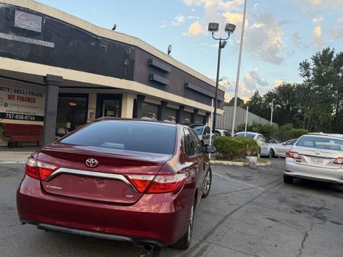 Used 2017 Toyota Camry SE FWD image 10