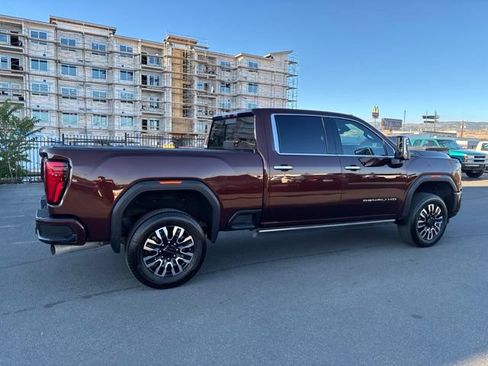 Used 2024 GMC Sierra 2500 Denali Ultimate AWD/4WD image 9