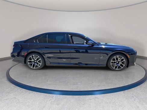 Used 2025 BMW i7 eDrive50 w/ M Sport Package RWD image 5