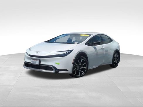 Used 2023 Toyota Prius Prime FWD image 1