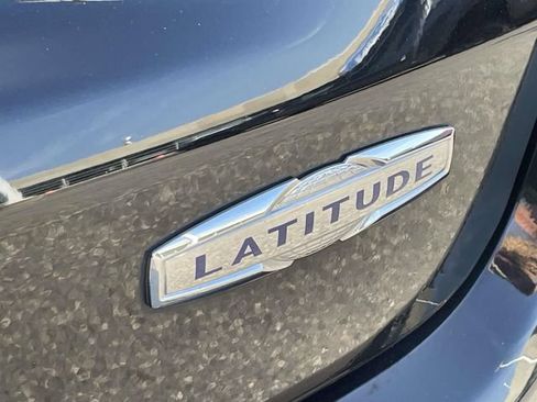 Used 2018 Jeep Compass Latitude w/ Popular Equipment Group FWD image 8