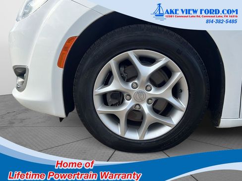 Used 2019 Chrysler Pacifica Touring-L Plus w/ Tire & Wheel Group FWD image 7