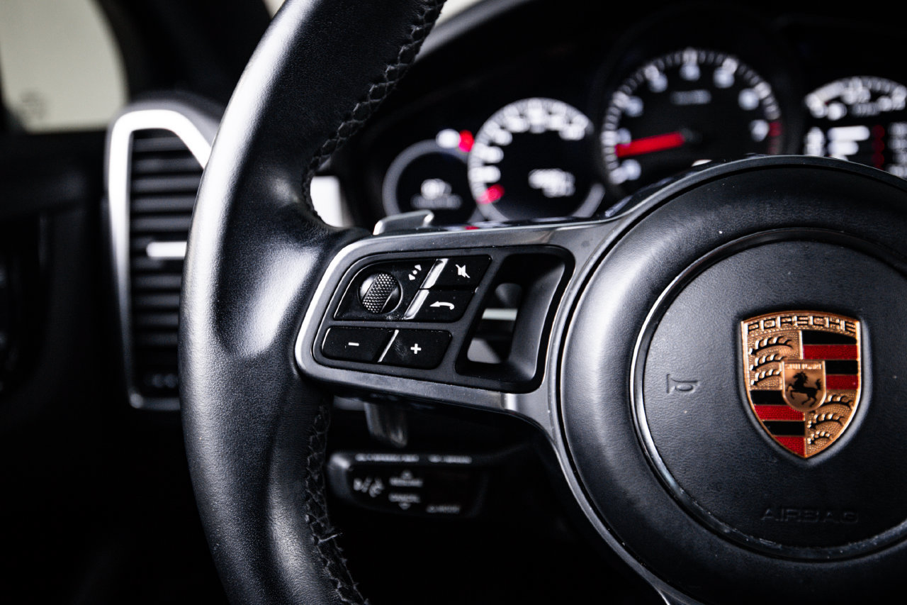Certified 2023 Porsche Cayenne Platinum Edition AWD/4WD image 17