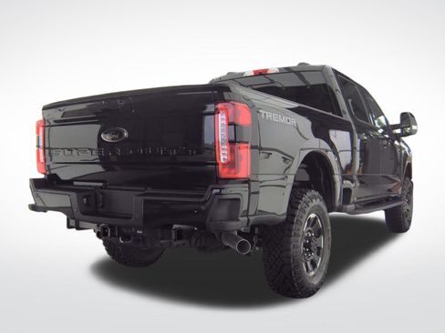 Used 2025 Ford F250 Lariat w/ Tremor Off-Road Package image 5