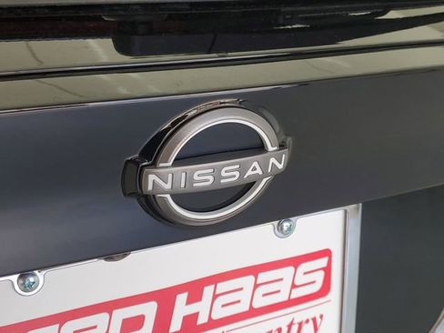 Used 2025 Nissan Kicks SV w/ Illumination Package FWD image 9