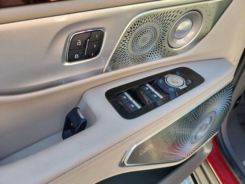 Certified 2025 Lincoln Nautilus Reserve AWD/4WD image 23