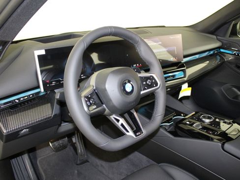 New 2026 BMW 540i xDrive w/ M Sport Package image 4