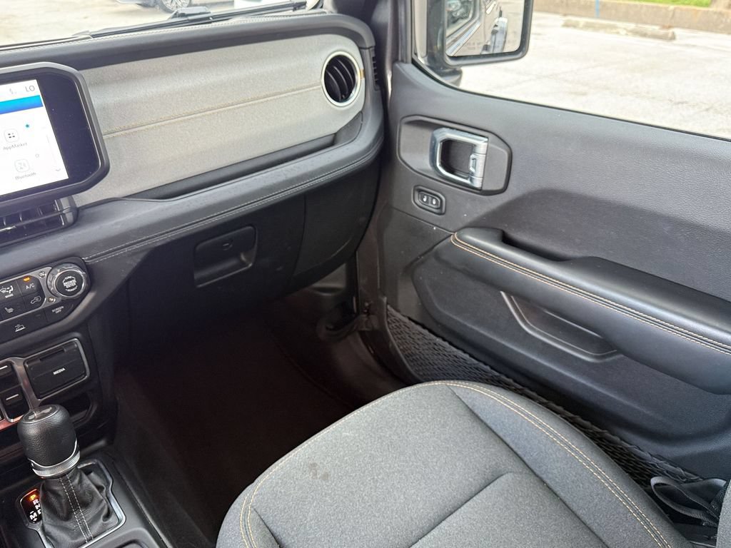 Used 2026 Jeep Wrangler Unlimited Sahara AWD/4WD image 16