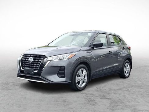 Used 2023 Nissan Kicks S FWD image 3