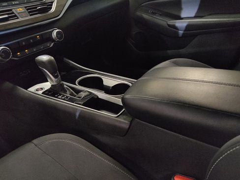 Used 2024 Nissan Altima 2.5 SV image 26