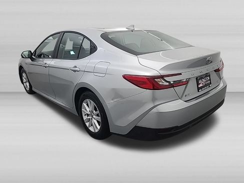 Used 2026 Toyota Camry LE FWD image 6
