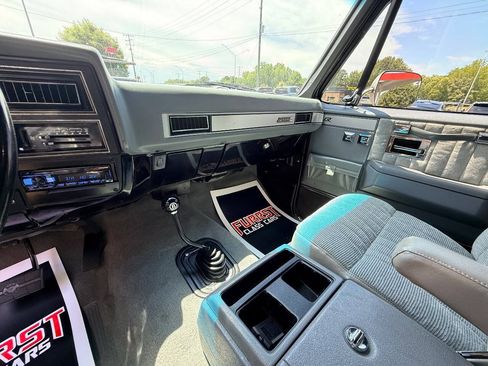 Used 1987 GMC Sierra 3500 4x4 Crew Cab image 31