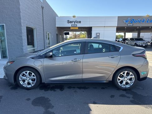 Used 2017 Chevrolet Volt Premier w/ Driver Confidence II Package image 5