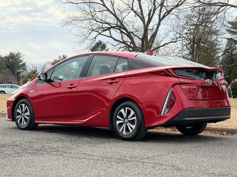 Used 2018 Toyota Prius Prime Plus image 3