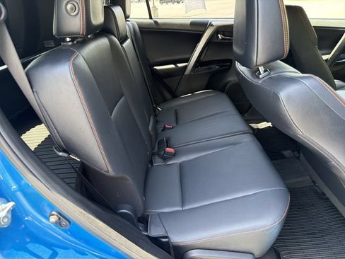 Used 2018 Toyota RAV4 SE w/ Advanced Technology Package FWD image 17