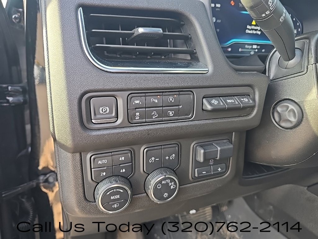 Used 2024 Chevrolet Suburban High Country AWD/4WD image 15
