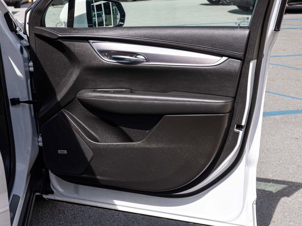 Used 2024 Cadillac XT6 Luxury w/ LPO, Floor Liner Package AWD/4WD image 13