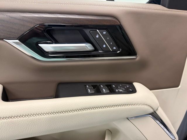New 2026 GMC Yukon XL Denali w/ Sun & Power Step Package RWD image 15