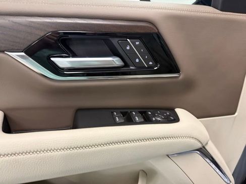 New 2026 GMC Yukon XL Denali w/ Sun & Power Step Package RWD image 15