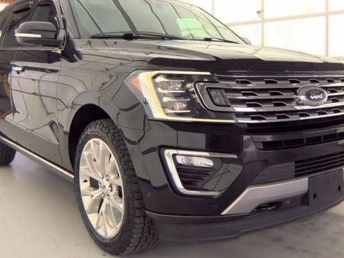 Used 2018 Ford Expedition Limited w/ Equipment Group 302A AWD/4WD image 2