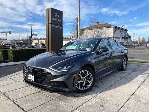 Used 2023 Hyundai Sonata SEL image 1