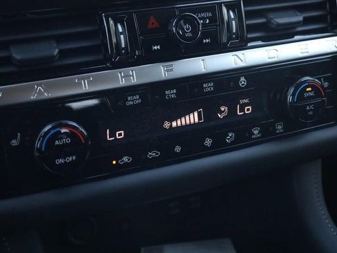 New 2026 Nissan Pathfinder SL w/ SL Premium Package (P04) image 16