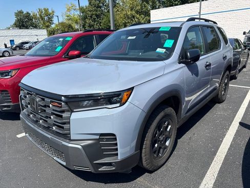 Certified 2026 Honda Pilot TrailSport image 3