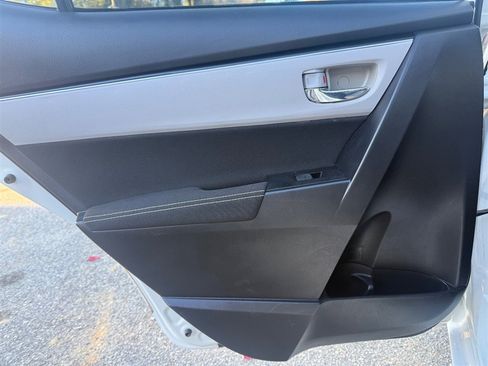 Used 2019 Toyota Corolla LE image 26