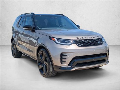 New 2025 Land Rover Discovery Dynamic SE image 7