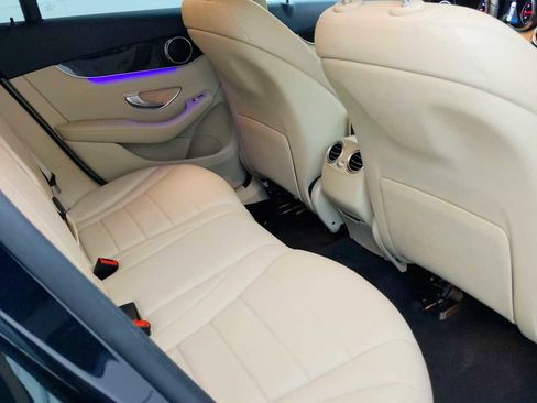 Used 2020 Mercedes-Benz GLC 300 image 24