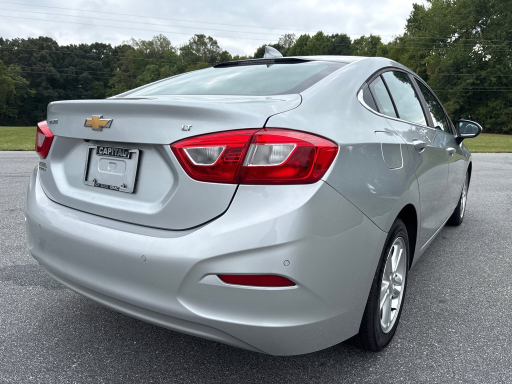 Used 2016 Chevrolet Cruze LT w/ Convenience Package FWD image 5