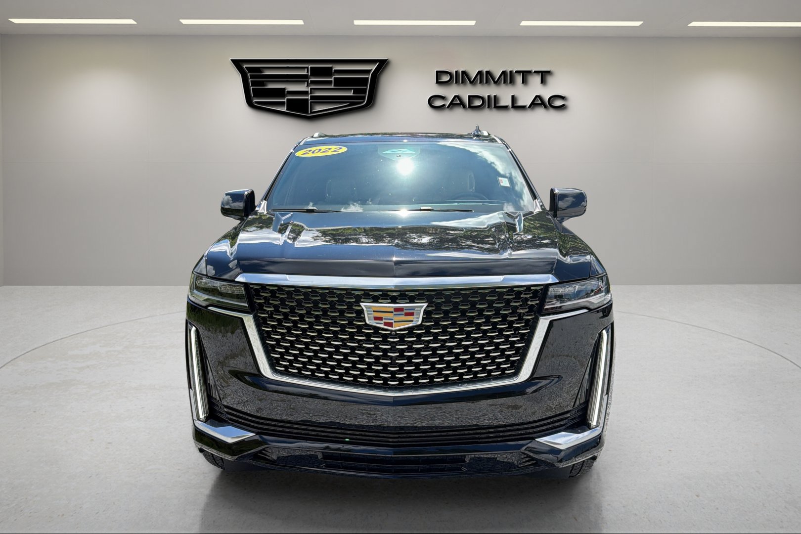 Certified 2022 Cadillac Escalade Premium Luxury RWD image 2