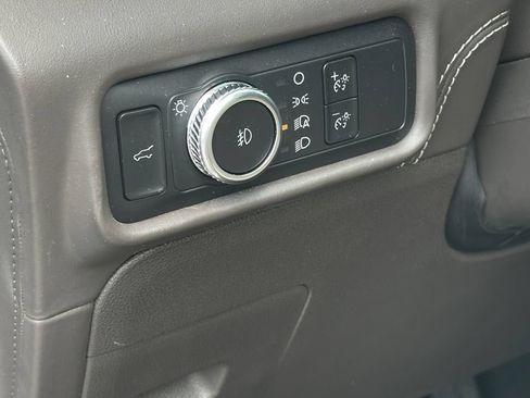 Used 2022 Ford Explorer Platinum w/ Equipment Group 601A RWD image 19