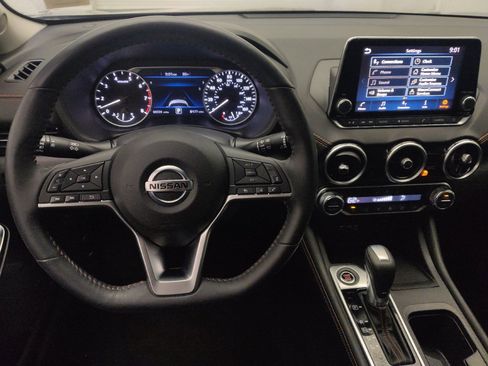 Used 2021 Nissan Sentra SR w/ SR Premium Package FWD image 22