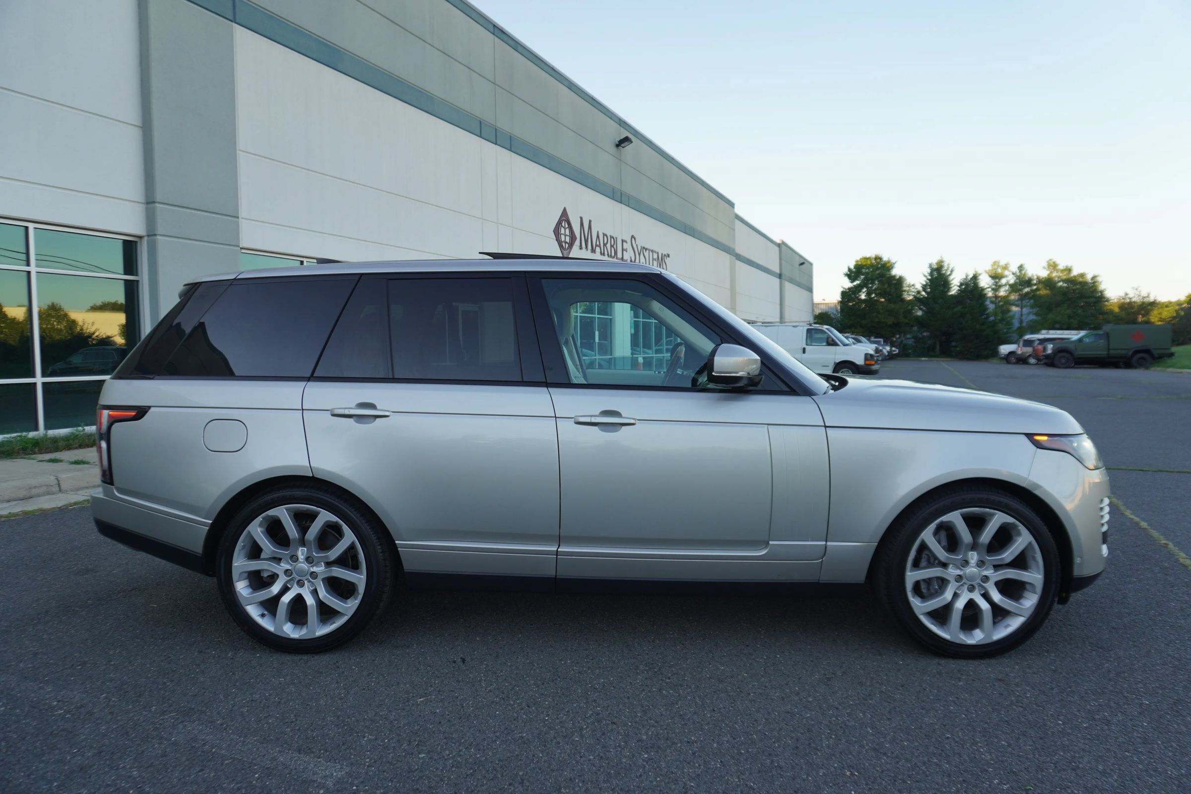 Used 2019 Land Rover Range Rover Supercharged AWD/4WD image 8
