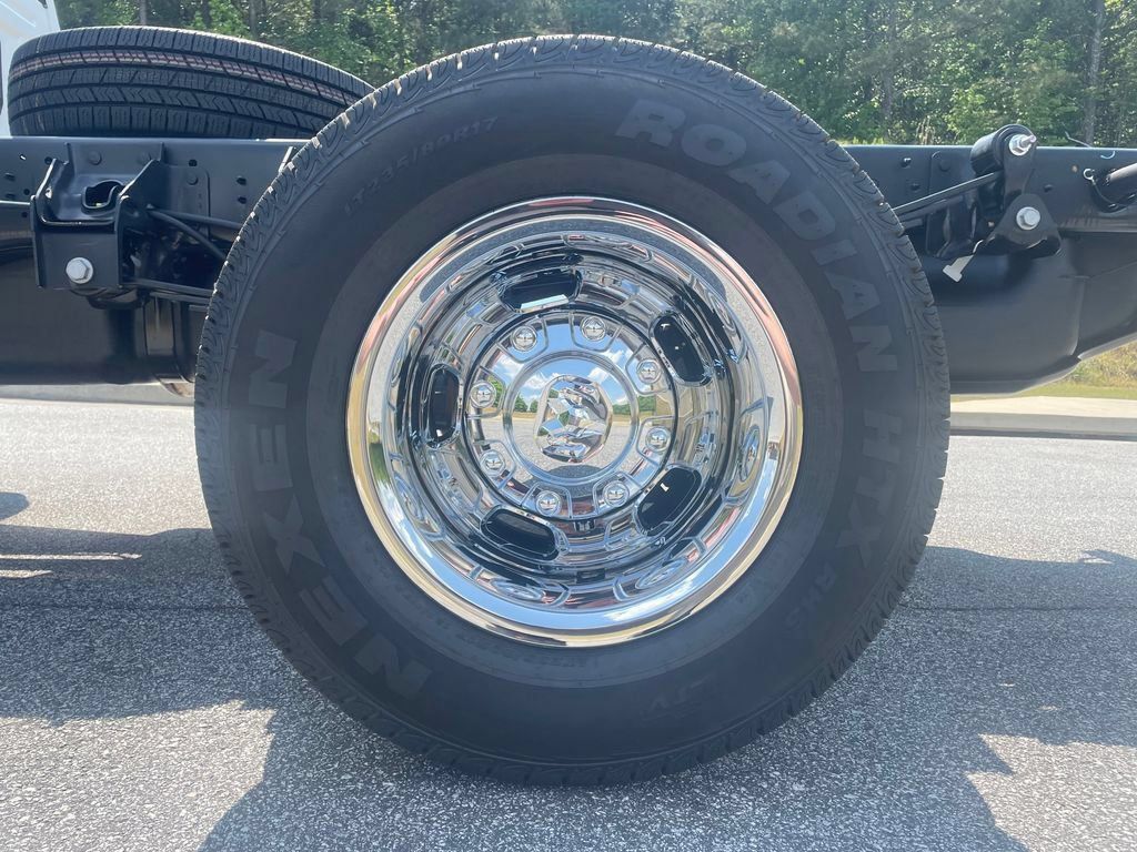 New 2026 RAM 3500 Tradesman AWD/4WD image 9