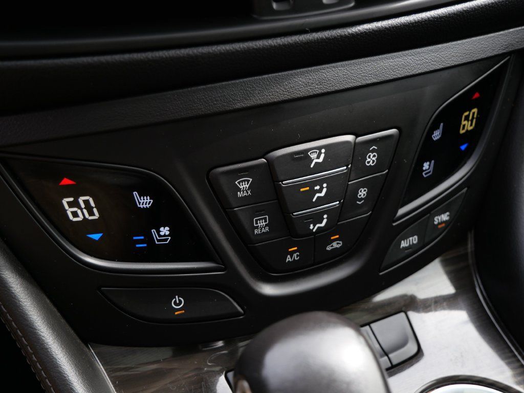 Used 2020 Buick Envision Premium w/ Driver Confidence Package AWD/4WD image 30