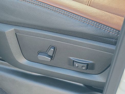 Used 2024 RAM 2500 Laramie Longhorn image 20